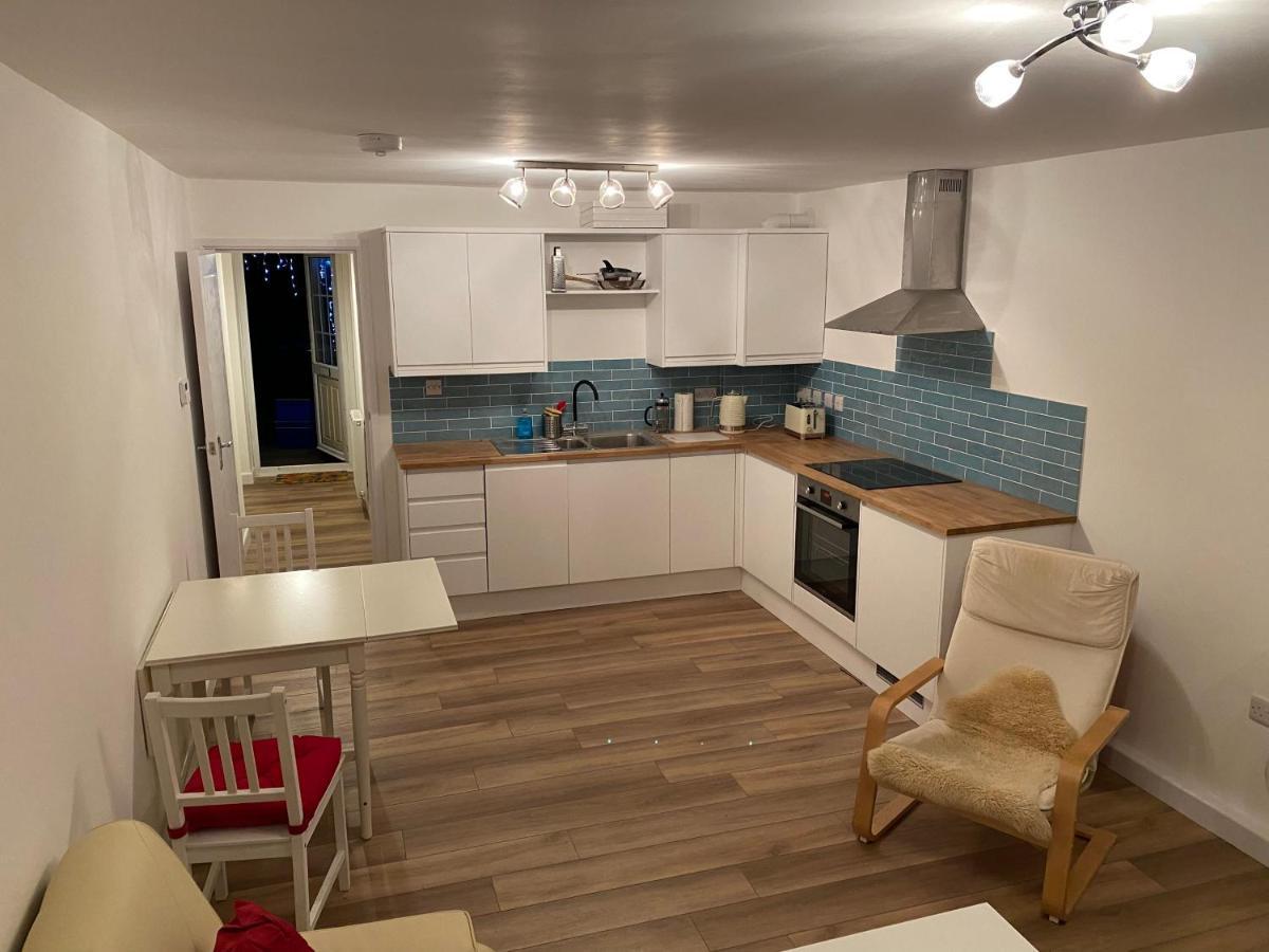 Adorable One-Bedroom Flat With Patio Garden. Southwick  Eksteriør billede