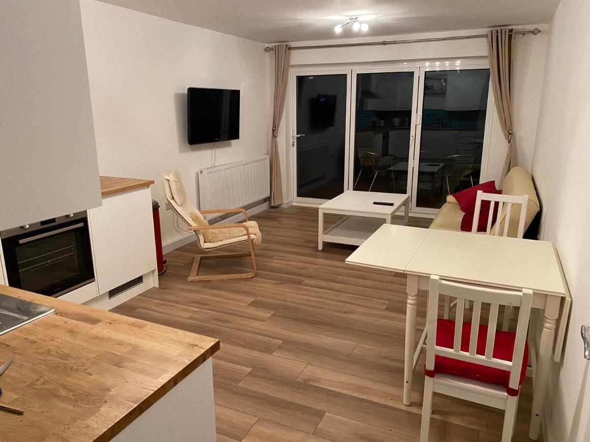 Adorable One-Bedroom Flat With Patio Garden. Southwick  Eksteriør billede