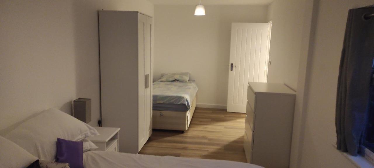 Adorable One-Bedroom Flat With Patio Garden. Southwick  Eksteriør billede