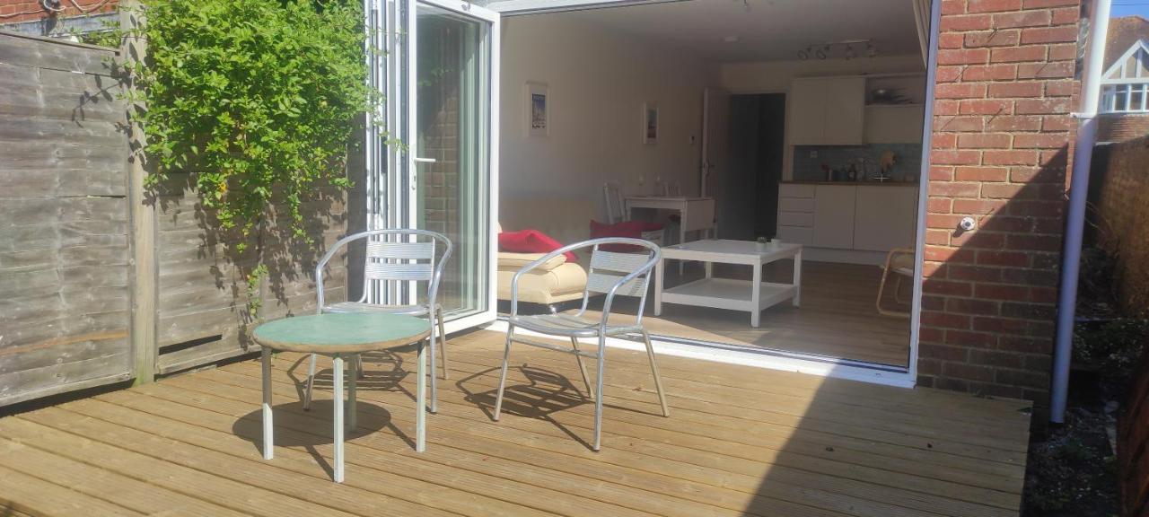 Adorable One-Bedroom Flat With Patio Garden. Southwick  Eksteriør billede